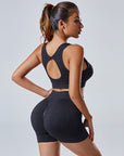 SPORTS BRA & SHORTS SCRUNCH GYM SET - LUNA